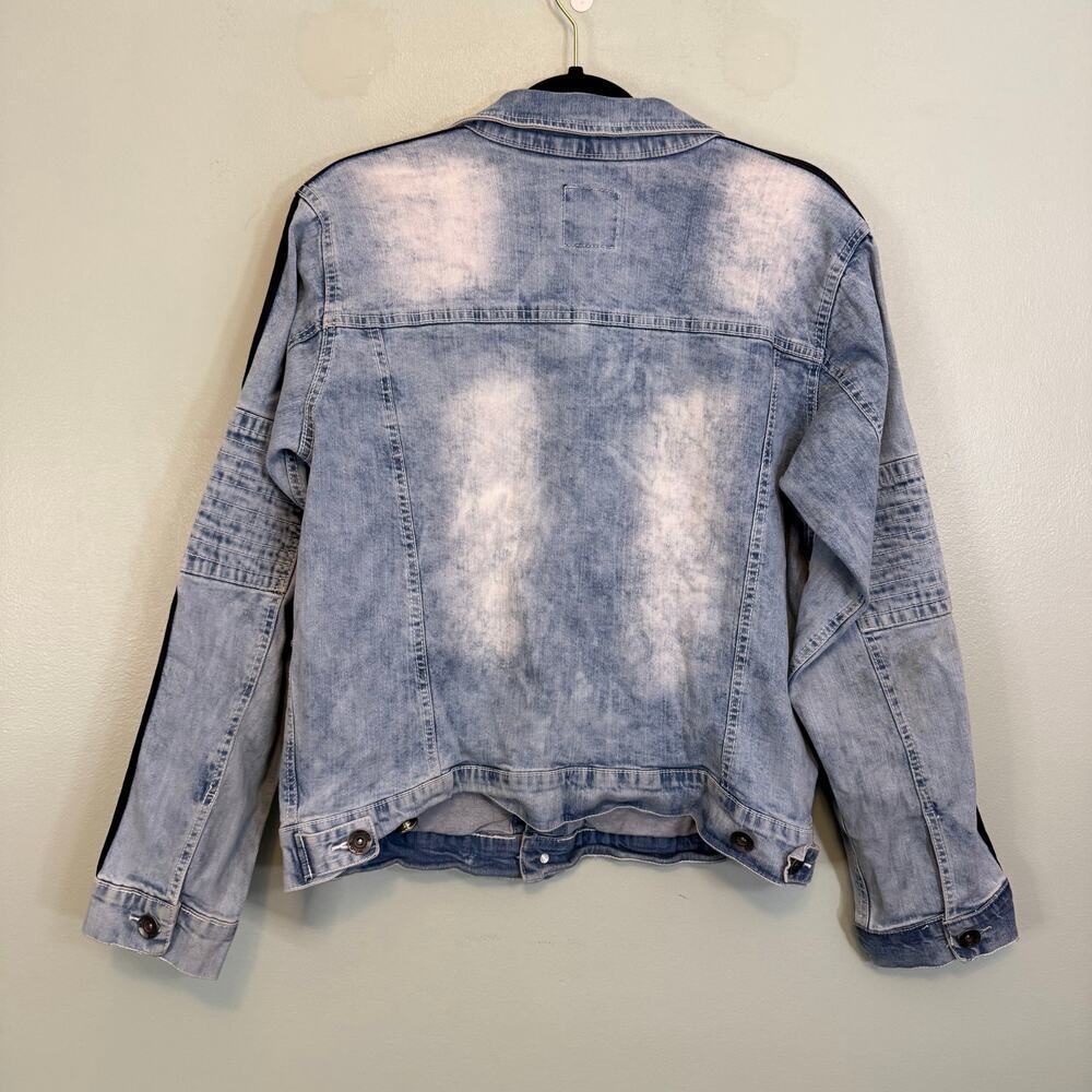 WT02 Denim Jacket Mens M Blue Collared Button Distressed Stripe Sleeve Trucker - Picture 2 of 11